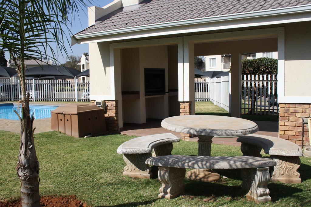 African Eagle Apartments Witfield Esterno foto